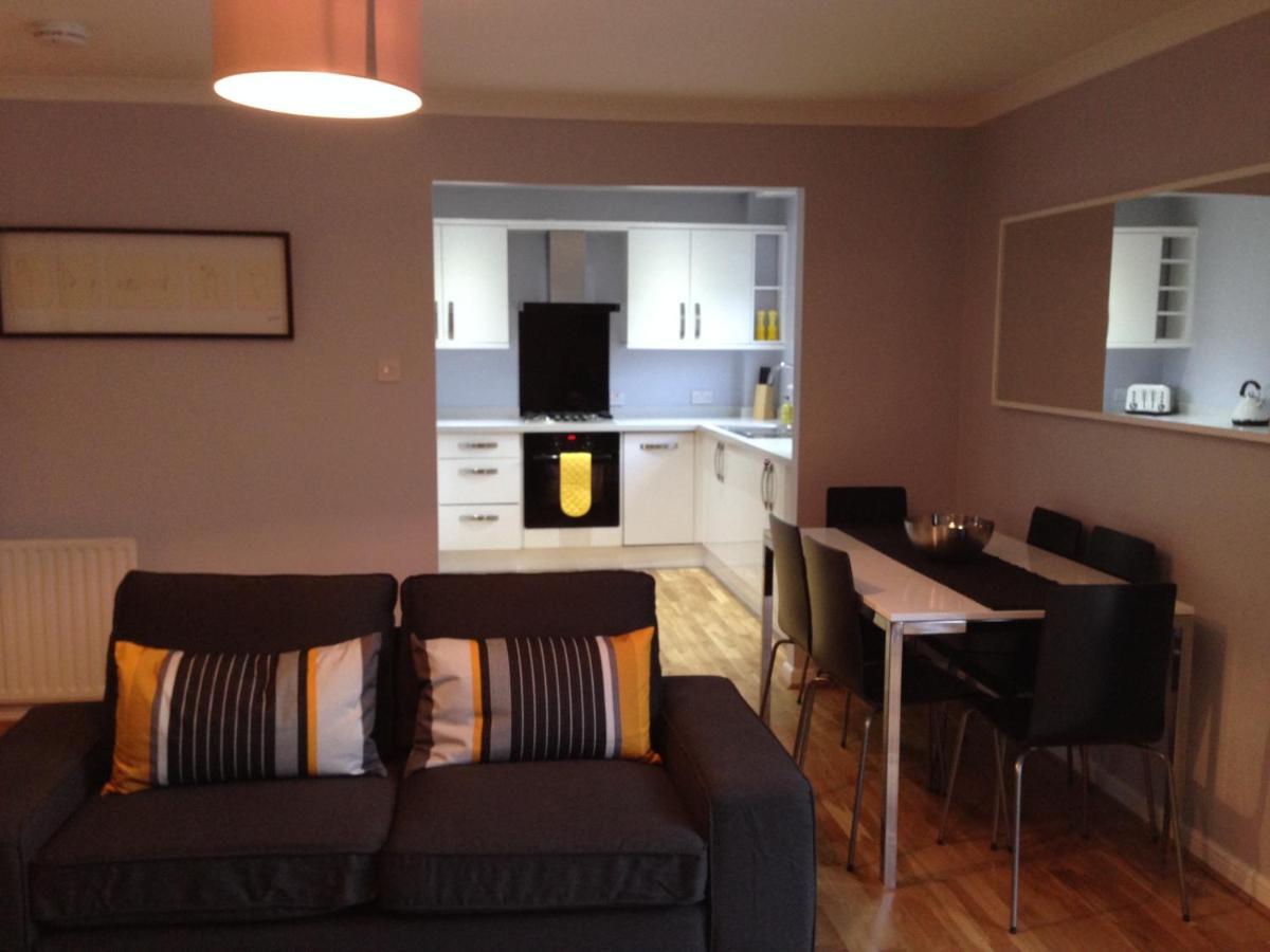 Flat Three, 212 Eaglesham Road, East Kilbride, Glasgow Ngoại thất bức ảnh