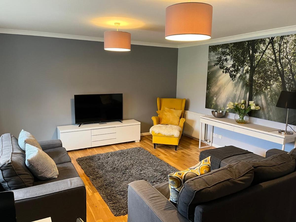 Flat Three, 212 Eaglesham Road, East Kilbride, Glasgow Ngoại thất bức ảnh