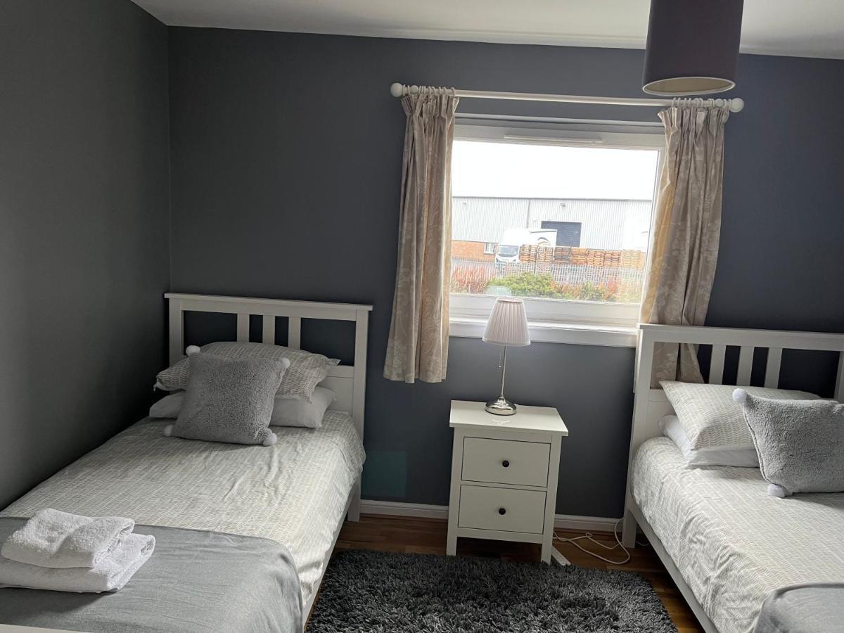Flat Three, 212 Eaglesham Road, East Kilbride, Glasgow Ngoại thất bức ảnh